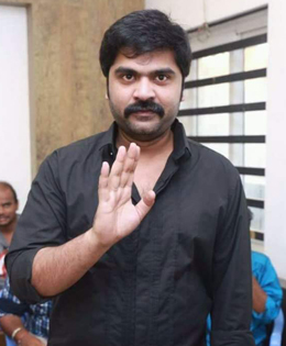 அடுத்த சூப்பர் ஸ்டார் சிம்பு தான் பிரபல இயக்குனர்